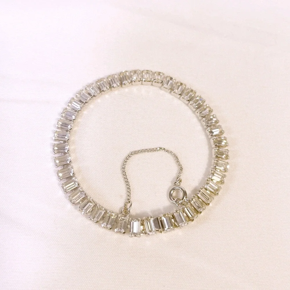 B David Vintage Crystal Tennis Bracelet Baguette Silver Tone Safety Chain 7in